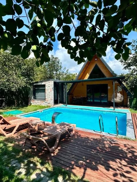 listing card gallery